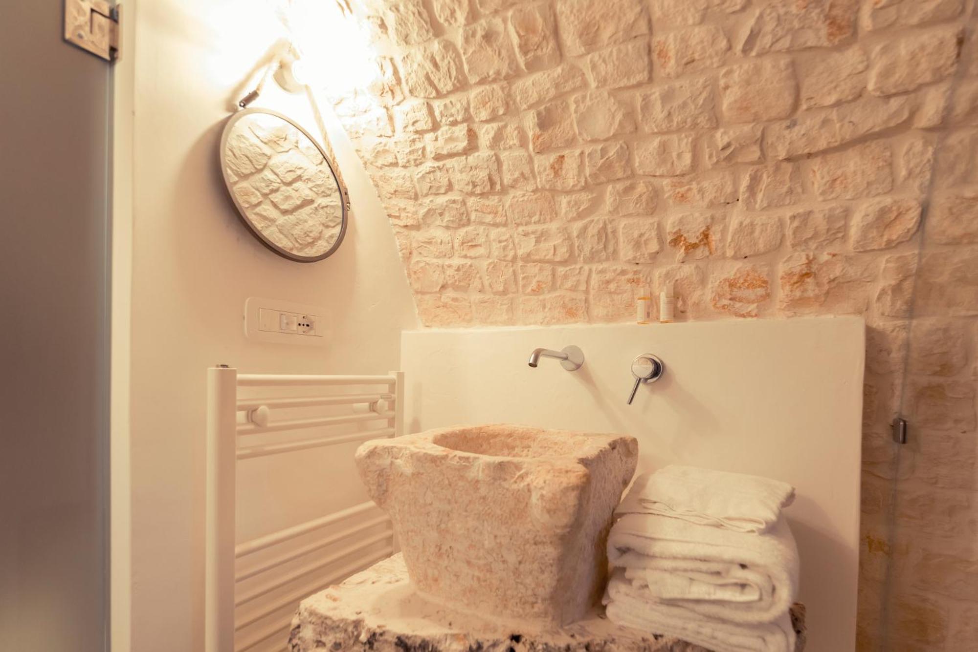 Trulli Antichi Mestieri - Widespread Trulli In The Historic Center Bed & Breakfast Alberobello Exterior photo